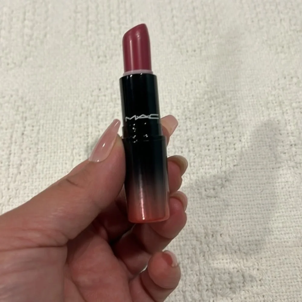 MAC LIPSTICK As‎ if I care Love me lipstick 407 used
